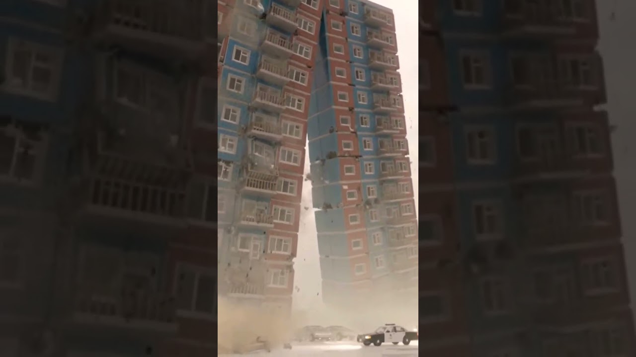 The two towers collapse! (Earthquake simulation in Teardown)