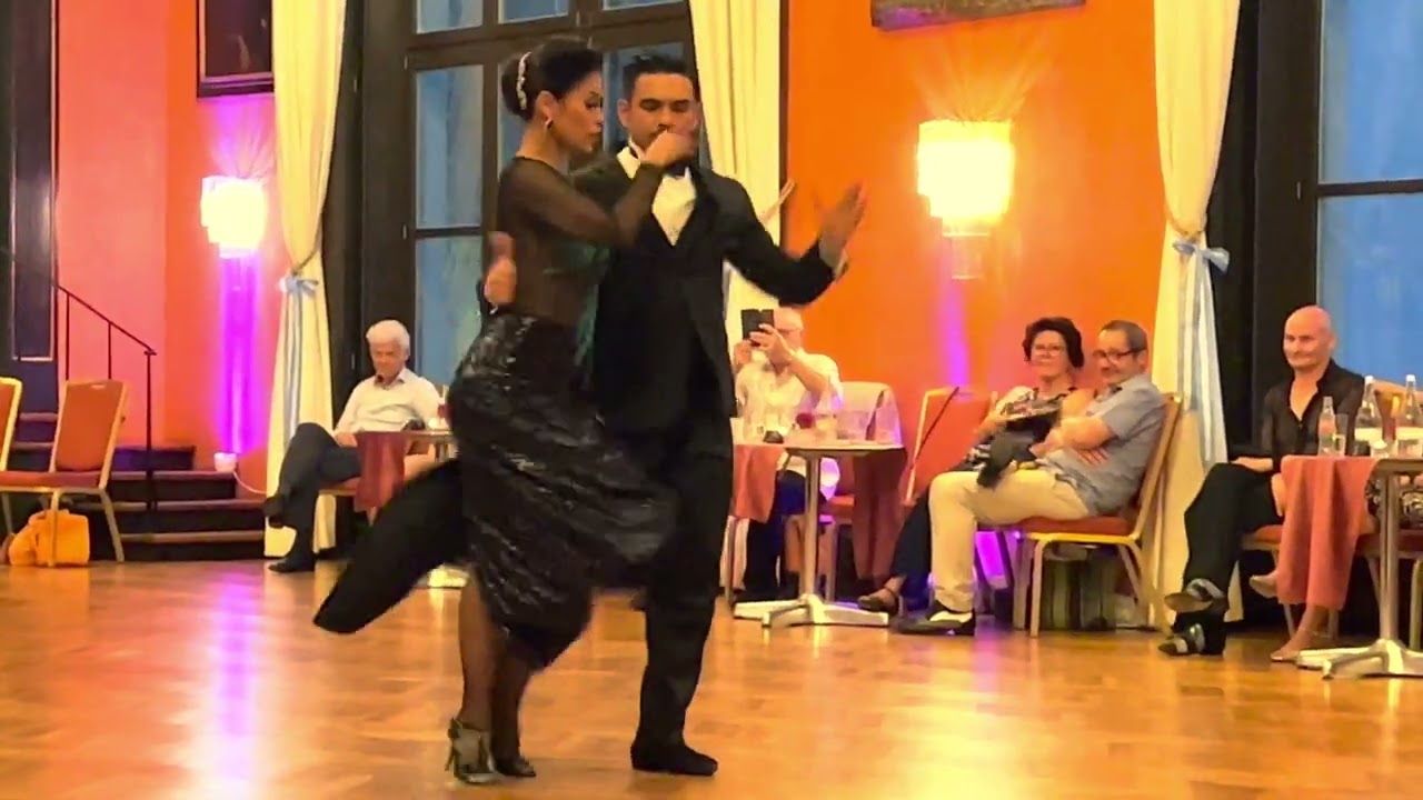 Tanya Gutierrez y Sebastian Avendano - Mi Dolor