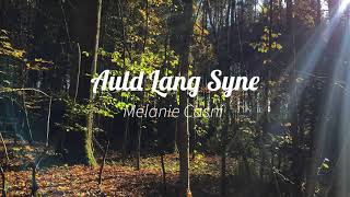 Sängerin für Beerdigung, Melanie Casni aus Ludwigsburg, singt Auld Lang Syne auf einer Trauuerfeier.