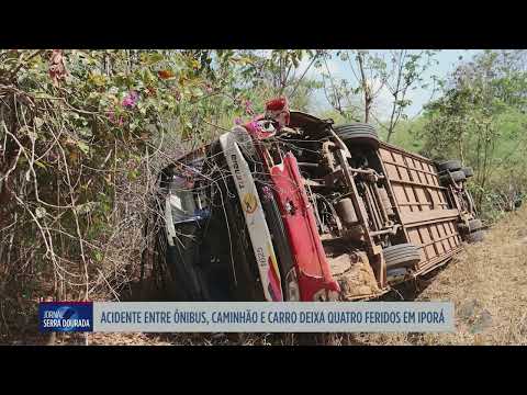 Acidente entre ônibus, caminhão e carro deixa quatro feridos em Iporá