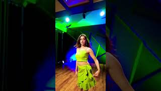 Download lagu Besharam Rang #dance #shorts #kashikasisodia #trending mp3