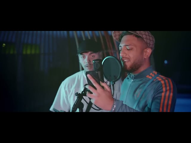 Video zu 'Moulaga' ansehen