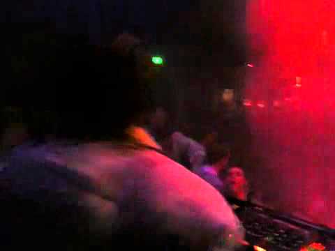 Martin Garrix plays "Rattle (Jay Hardway Bootleg)"