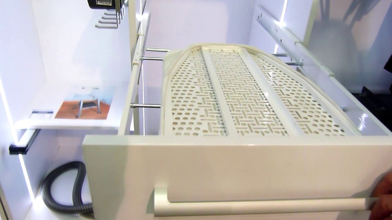 Wysuwna deska do prasowania w szufladzie