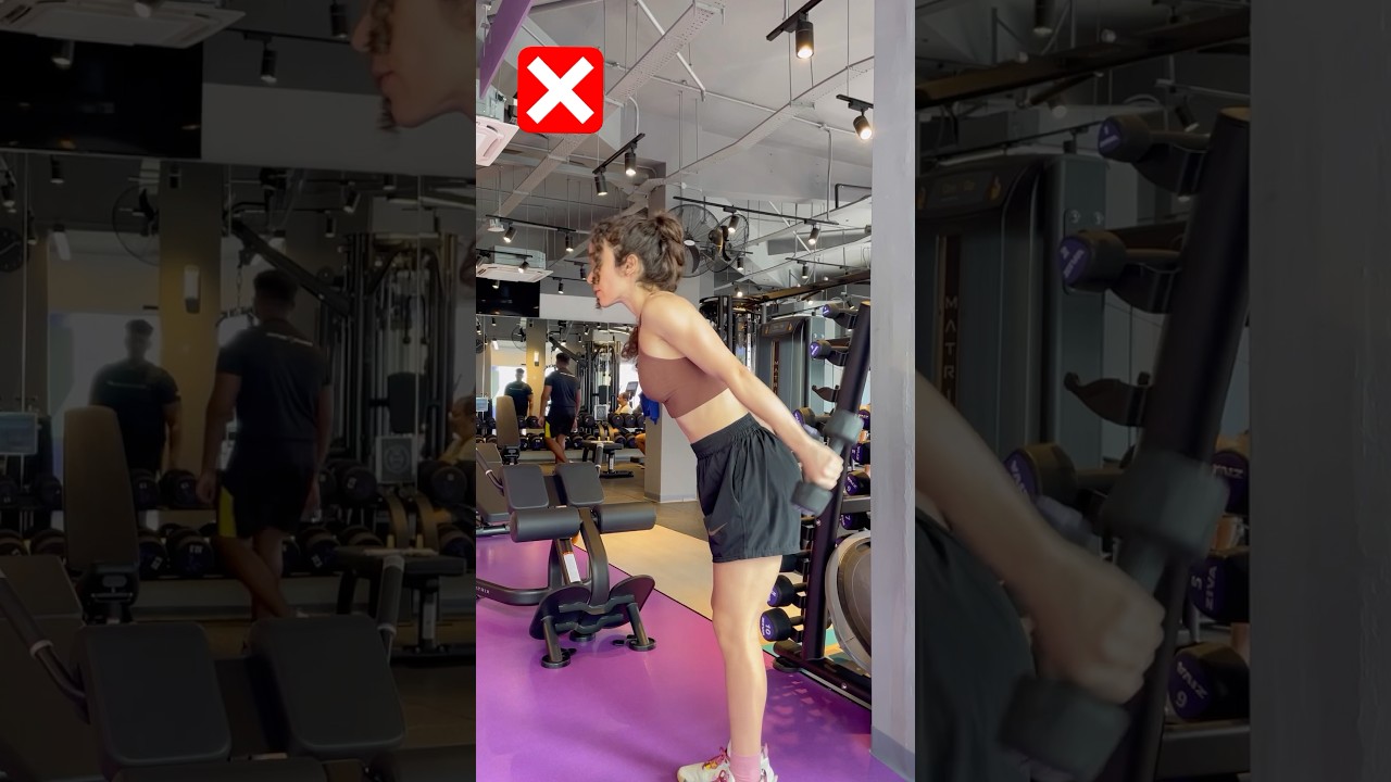 Do Tricep kickbacks correctly..✅ #tricep #kickback #dumbbells #workout