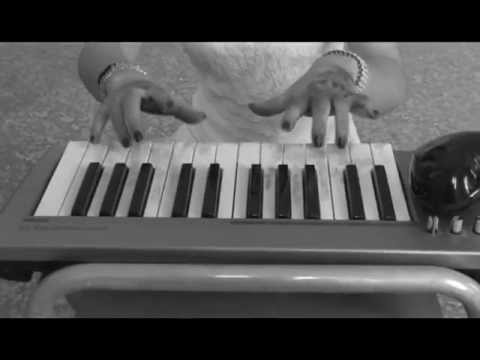 Zeus One - LAMA DI GHIACCIO - LA SPOSA CADAVERE (Cattivissimo me Album - Track 10 - Official Video)®