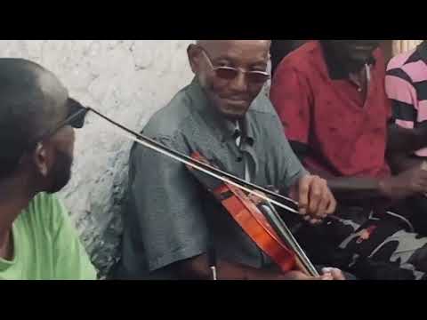 Orchestre Twarab Âyn des Comores à Maloudja