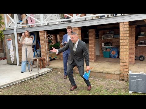 Auction -23 Laurie Rd, Manly Vale- Georgi Bates/Chris Nicholls/Cunninghams/Clarence White auctioneer