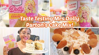 🍌TASTE TESTING DOLLY PARTON&#39;S DUNCAN HINE&#39;S SOUTHERN STYLE BANANA CAKE!🎂  COME SEE MY REVIEW!🍰
