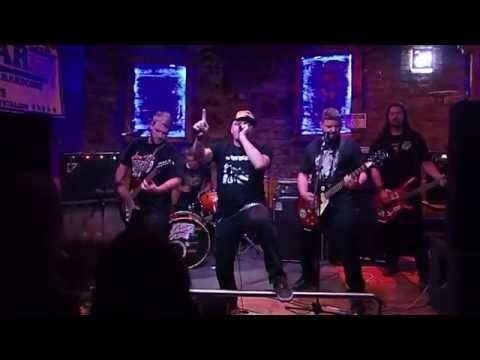 Backfliping Dog (BFD) - Backfliping dog (BFD) - Fízlovský stát + Revoluce od stolu Live!