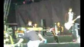 Air Traffic - Just Abuse Me (JerseyLive)