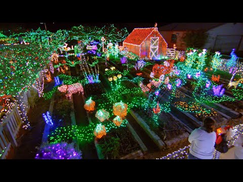 Reynolds Family's Unique Garden Theme Delights - The Great Christmas Light Fight