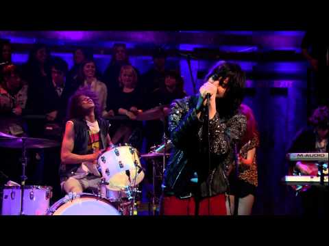ジュリアン-カサブランカス - ジミー-ファロンでライブのBrakelightsの川 (Julian Casablancas - River of Brakelights Live on Jimmy Fallon)