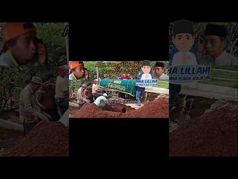 Residents of the housing complex RT 04 RW 12, work together to put up tents #gotong royong