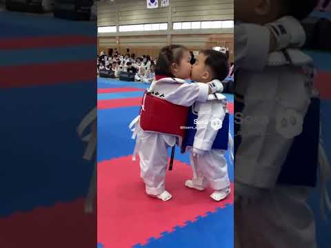 태권도 겨루기 하다 맘약해진 연상녀.#sora2 #태권도 #귀여운아기 #ai #baby #taekwondo #cute #family