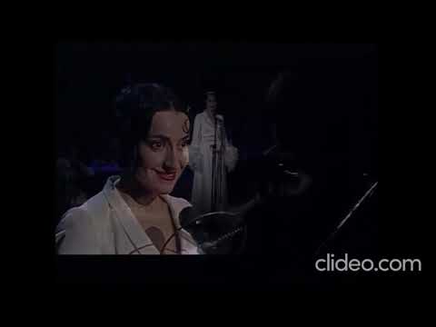 Katarzyna Groniec - Taka mala (Si petite)