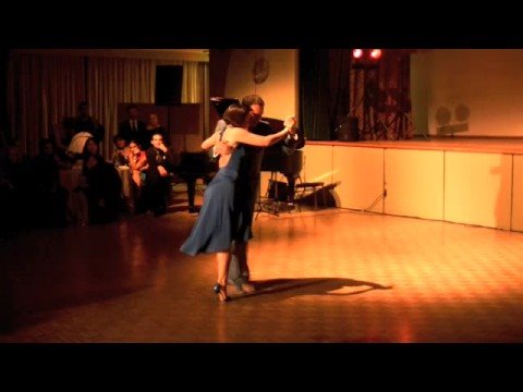  Fabian Peralta  and  Virginia Pandolfi  are  dancing  to  the  tango  "  Alma en Pena  "