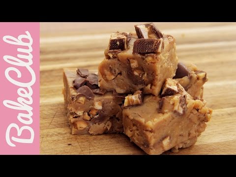 Snickers Fudge | BakeClub
