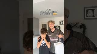 IPHONE 17 GESCHENK PRANK an JALAL🤣❤️(Video bei @JamooTv ) #shorts