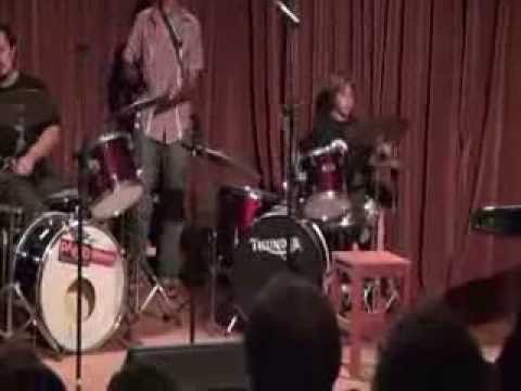 Arte Vivo Dueto Bateria Valentino y Gaby.