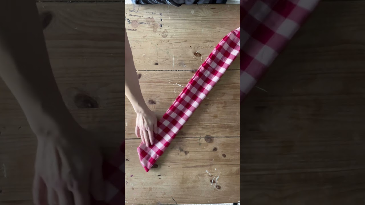 How to Sew Fabric Bows (Easy Oversized Christmas Bow Decor Tutorial)