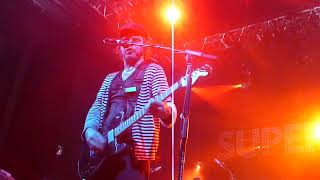 Supergrass - Outside (Toulouse 2009)