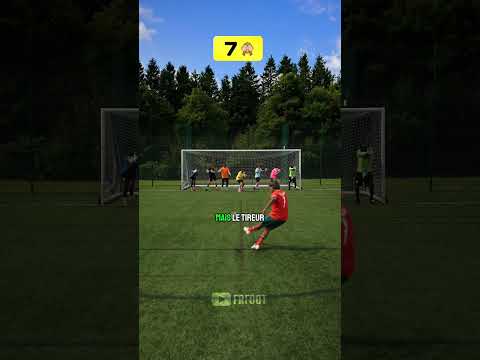 11 GARDIENS AVEUGLES POUR ARRÊTER UN PENALTY 🤯⚽ sfoo #football #shorts #shortvideo #foot