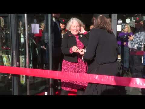 Åbning af Danmarks Største Røde Kors Genbrugsbutik i Virum.