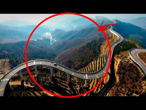 Perché I CINESI Hanno Costruito Una STRADA Tra Le NUVOLE Per 4 Miliardi Di Dollari