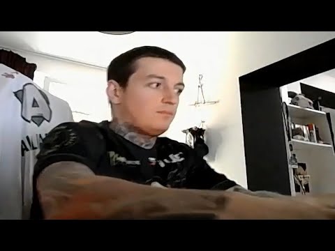 NikoBaby usando la runa de invisibilidad en la vida real