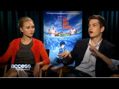 AnnaSophia Robb & Liam James - Interview about «The Way, Way Back» for ENews