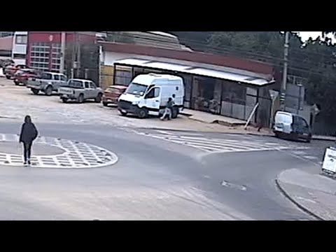 Asalto a camión de cigarros en Algarrobo | 24 Horas - Red Valparaíso