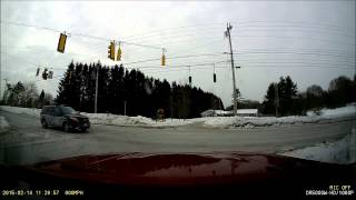 preview picture of video 'Falmouth Maine Police Cruiser goes through red light'