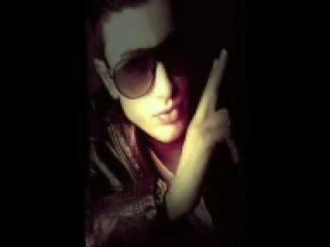 Ari Feat BeKKo - Bitch