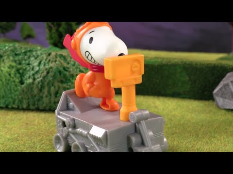 史努比的想象力。外星人入侵｜全新花生玩具遊戲｜阿波羅11號慶祝活動 (Snoopy's Imagination: Alien Invasion | NEW Peanuts Toy Play | Apollo 11 Celebration)