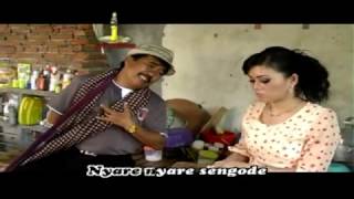 Download lagu Lake Rombengan - Yessy Kurnia Feat Margono | Dangdut ( Music Video) mp3 Download lagu Lake Rombengan - Yessy Kurnia Feat Margono | Dangdut ( Music Video) mp3