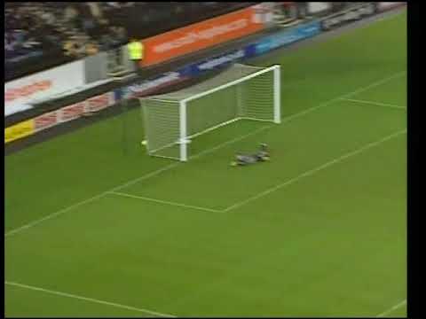 Neil MacKenzie with a 25 yarder at Hull in December 2003