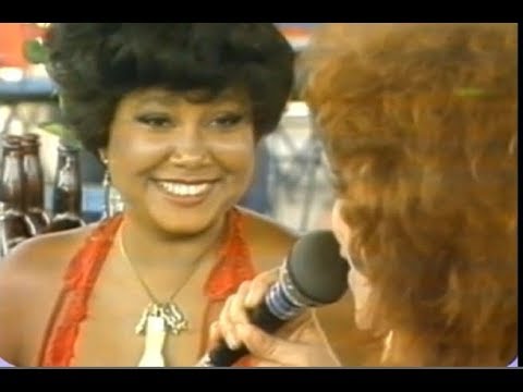 Beth Carvalho e Alcione na Quadra da Mangueira Homenageiam Cartola - 1985