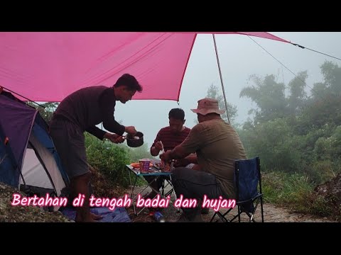 Not solo camping, Camping dilereng gunung Lawu - dihajar badai kabut dan hujan, masak dan bersantai