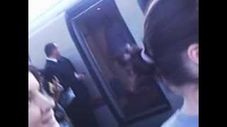 Fiona Brice выходит из поезда [17.09.2012]