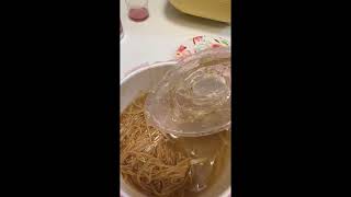 [問卦] 高雄夜市買大腸麵線 回家一看超多蛆