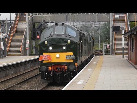 LSL 37521 and 37667 storm Bescot with 'The Malvern Mountaineer' - 10/6/21