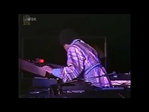 Larry’s Solo With Earth, Wind & Fire (Germany 1979)