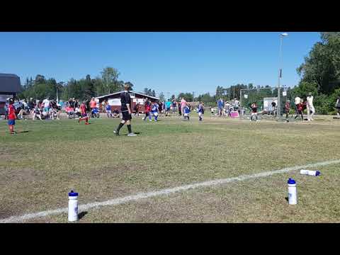 Kevin i UNT-cupen 2018: avancerad målvaktsräddning 😂