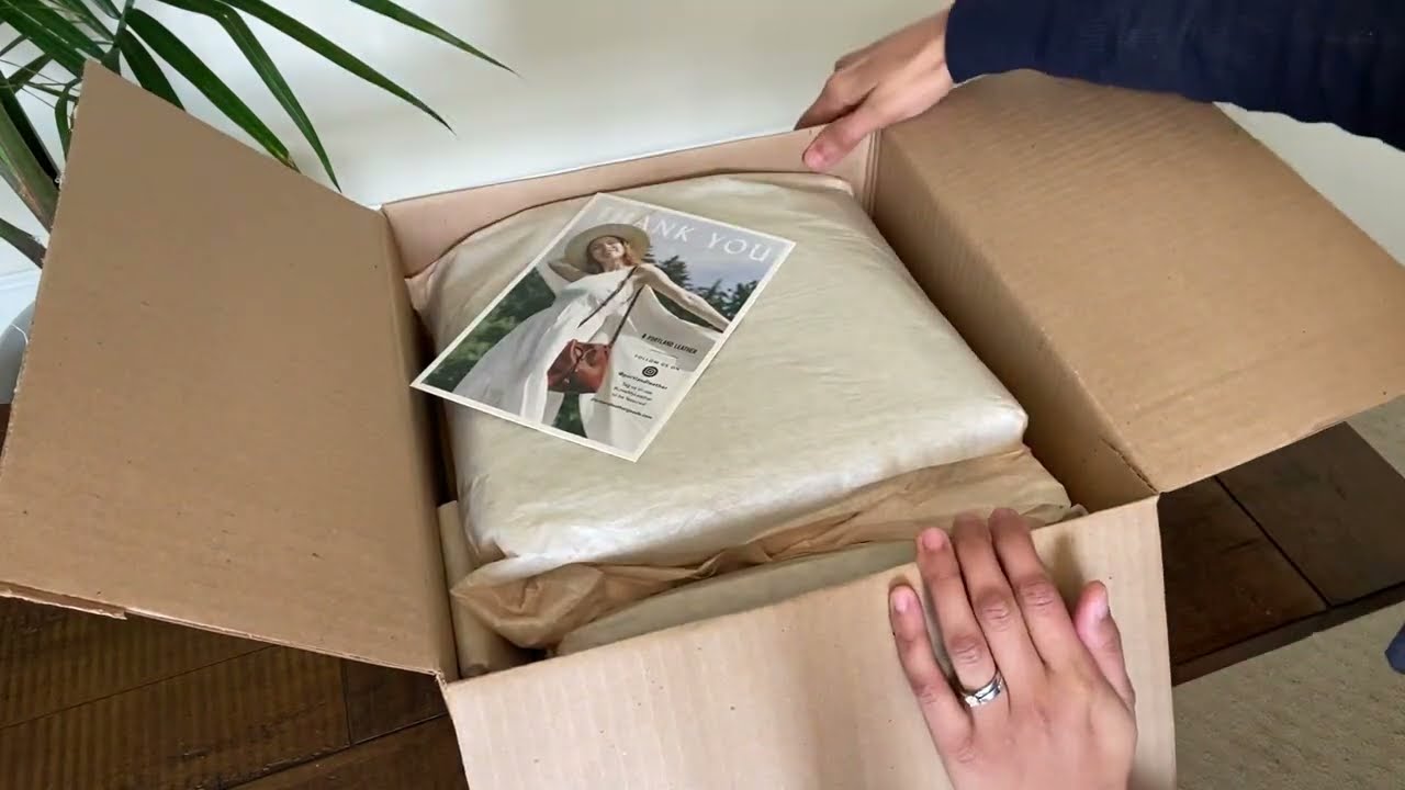 Unboxing! Portland Leather Goods Mini Crossbody Tote in Eucalyptus, Sidekick, Daisy Wallet, Tassels