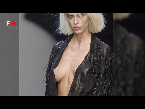 Vintage in Pills EXTÉ Spring 2004 - Fashion Channel