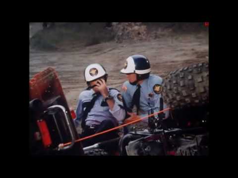 Dukes of Hazzard-Rosco and Enos try their new patrol vehicles