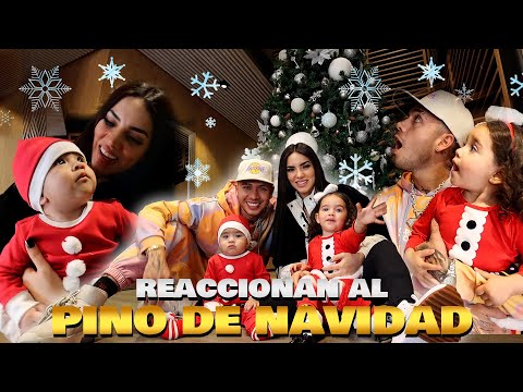 NUESTROS HIJOS REACCIONAN AL PINO DE NAVIDAD GIGANTE 🎄😱 Jukilop | Kimberly Loaiza