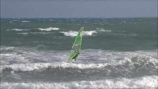 preview picture of video 'Surfen im Dezember in Leucate am Mittelmeer'