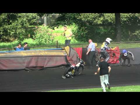 KSM KROSNO - Kolejarz Rawicz / 14.08.2011 / Groźnie wyglądająca KRAKSA z udziałem Artura Czai